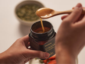 Decoding the Buzz: How Manuka Stands Out From Raw Honey