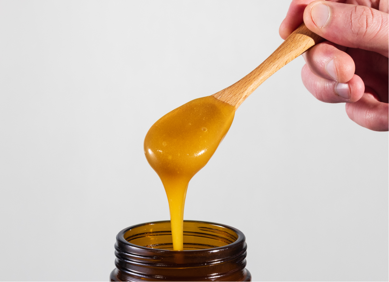 Should Manuka Honey Be Used at the Same Time Every Day?
