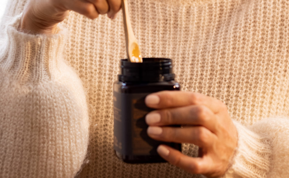 What Does Manuka Honey Taste Like?